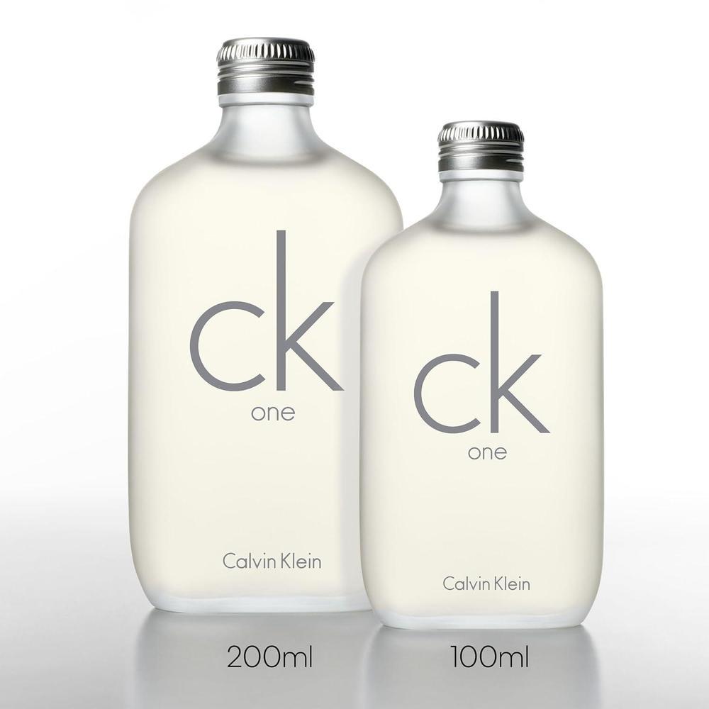 Calvin Klein CK One Eau de Toilette, fragancia cítrica unisex con té verde, bergamota, cardamomo, violeta y ámbar