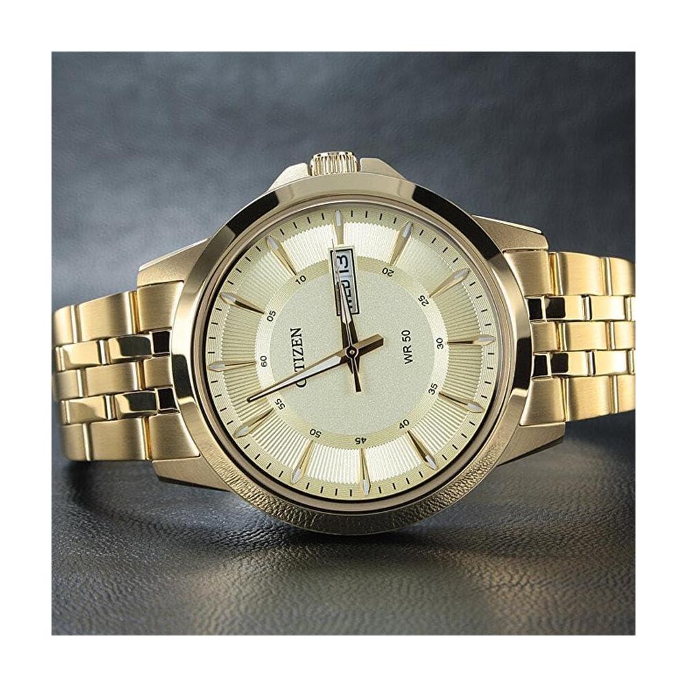 Reloj de pulsera Citizen para hombre con movimiento de cuarzo, esfera texturizada y caja de acero inoxidable