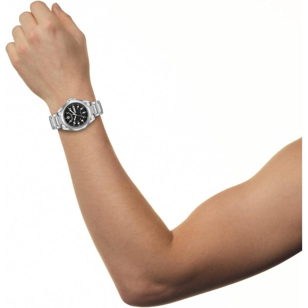 Citizen - Reloj de acero inoxidable con tecnología Eco-Drive, resistente al agua y calendarío día-fecha, modelo AW0050-82E, plateado