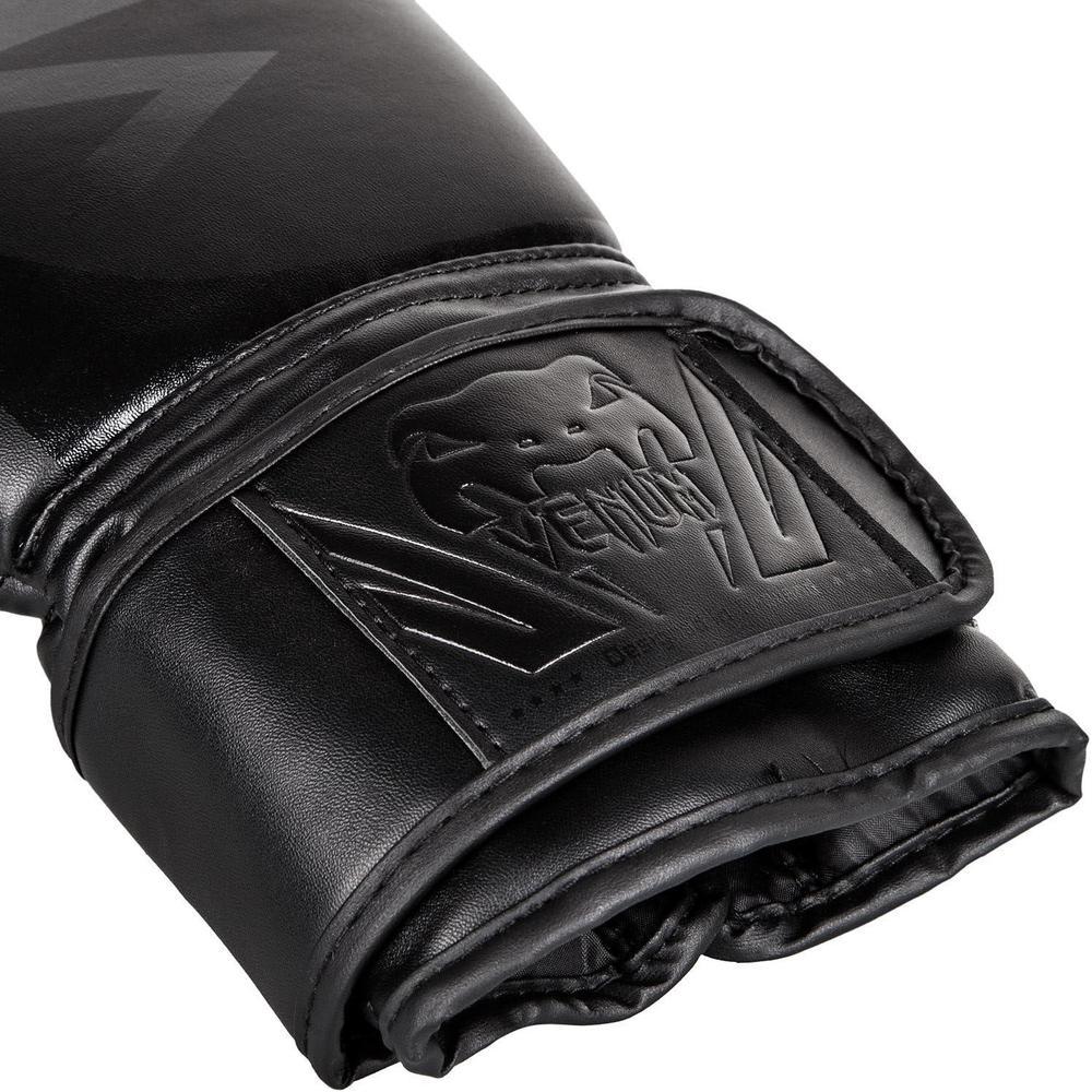 Guantes de boxeo Venum Challenger 2.0 de cuero sintético con ajuste seguro y diseño en negro