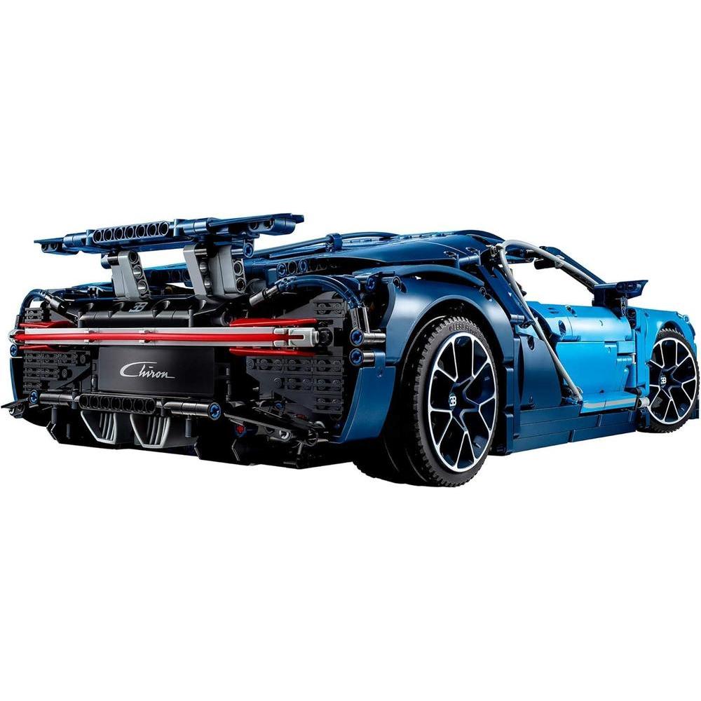 LEGO Technic Bugatti Chiron, kit de construcción para adultos con detalles auténticos del auto de carrera, 3599 piezas
