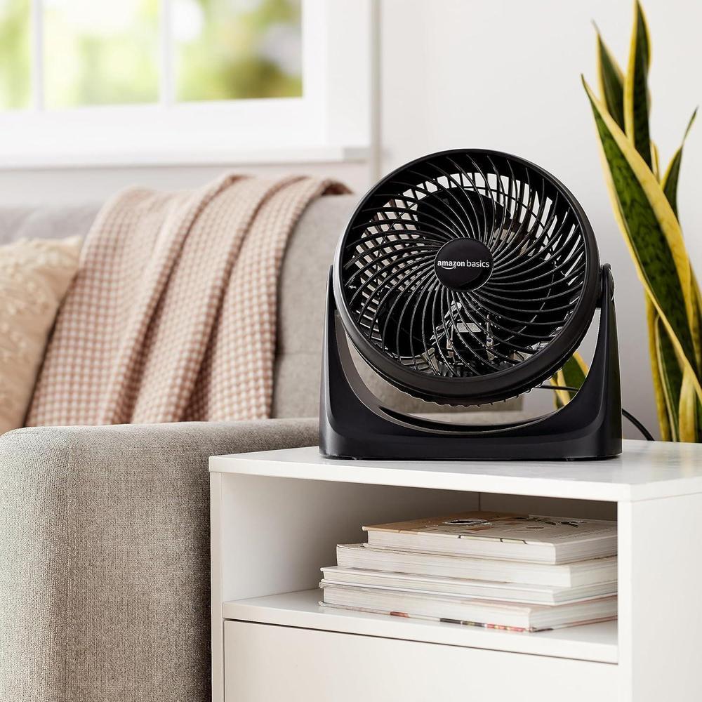 Ventilador Amazon Basics negro, incl. ajustable, 3 velocidades, portátil y eficiente. Ideal para mesas y escritorios