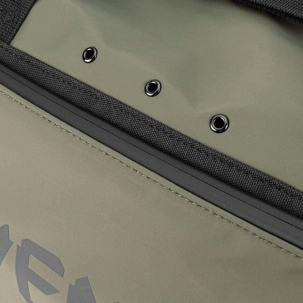 Venum Bolsa deportiva Trainer Lite Evo, amplia capacidad y ventilación con correa ajustable y acolchada