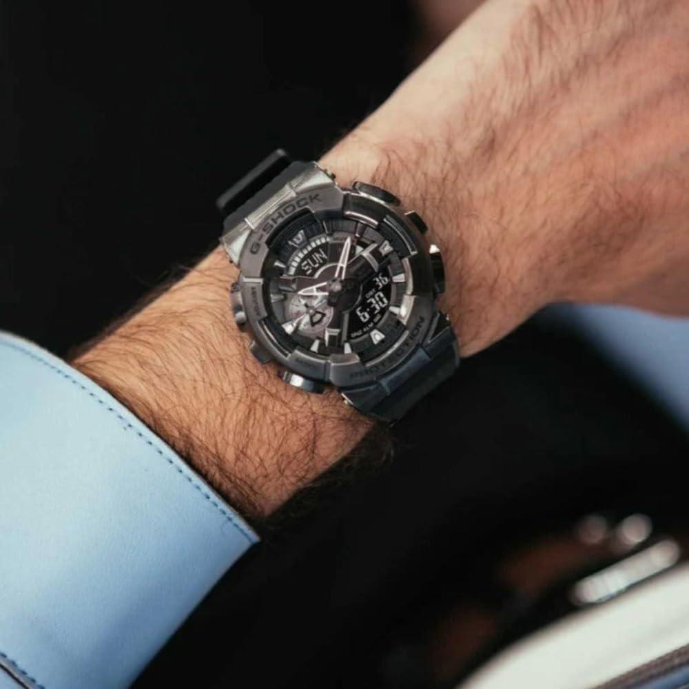 Reloj analógico-digital Casio G-Shock GM110-1A para hombre, moderno, con correa de resina negra y bisel de acero inoxidable