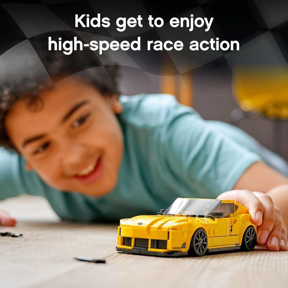 LEGO Speed Champions Toyota GR Supra Juego de coche deportivo coleccionable con minifigura de piloto de carreras