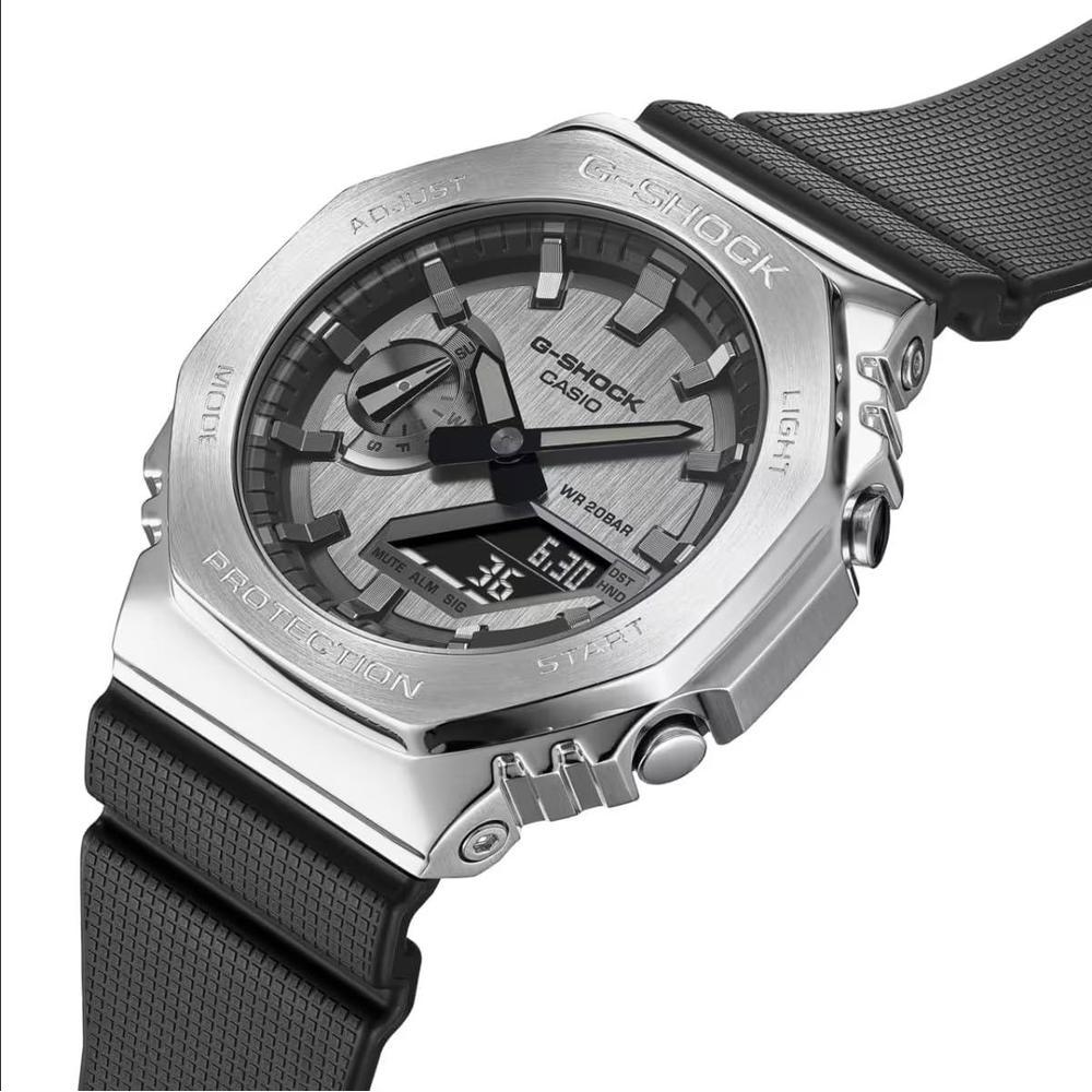 G-Shock Reloj Casio GM2100-1A con banda de resina negra y cubierta de metal, diseño octogonal deportivo, resistente al agua