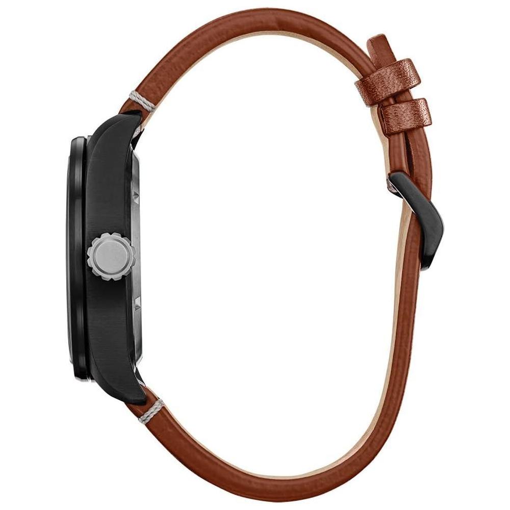 Citizen Eco-Drive Star Wars Chewbacca, correa de acero inoxidable negro sobre cuero marrón, movimiento de 3 manecillas