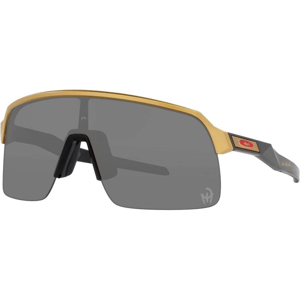 Gafas de sol deportivas Oakley Sutro Lite para hombres en color negro con tecnología Prizm y protección UV100%