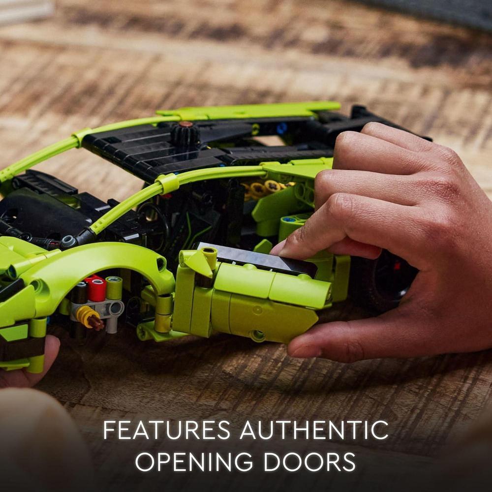LEGO Technic Lamborghini Huracán Tecnica, kit para jóvenes aficionados a la ingeniería y coleccionistas de autos deportivos