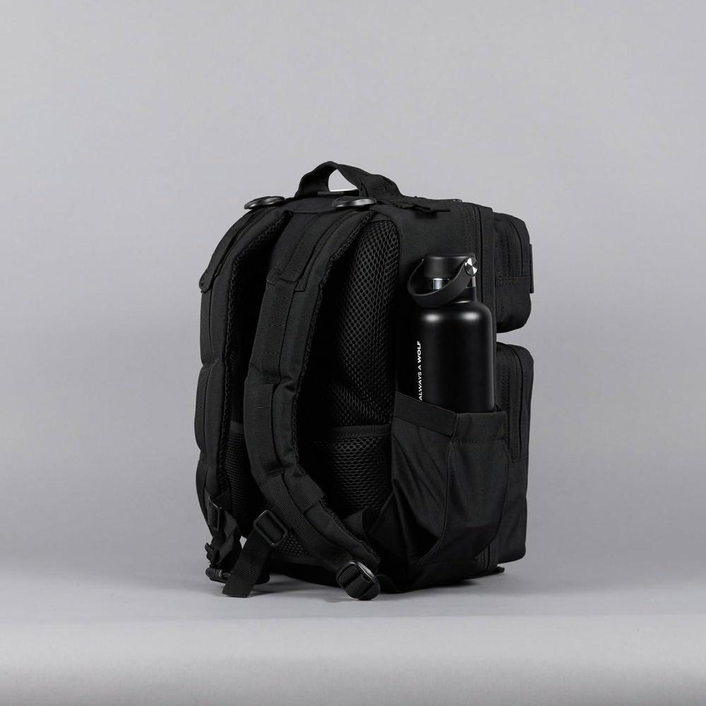 Mochila táctica impermeable WOLFpak con capacidad de 15L, diseño en color negro, personalizable y durable
