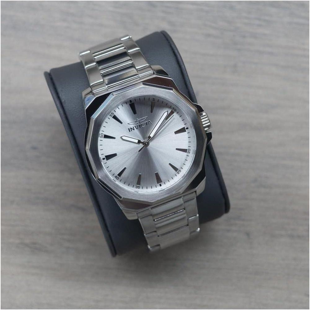 Invicta Speedway Reloj de cuarzo para hombre con correa de acero inoxidable y cierre de botón plegable