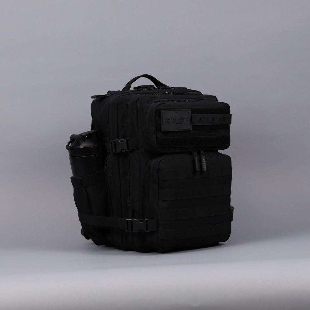 Mochila WOLFpak edición Nightshade de alta resistencia y personalización ideal para viajes y uso diario