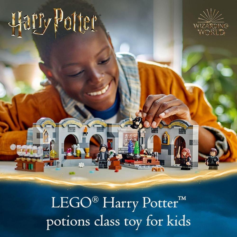 LEGO Harry Potter Castillo de Hogwarts: juego de clase de pociones, coleccionable con 4 minifiguras, idea de regalo mágica