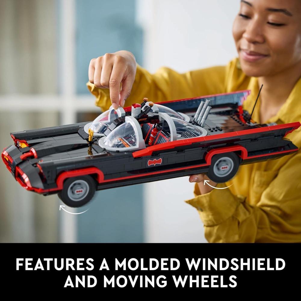 LEGO DC Batman: Set de construcción del clásico Batmobile de la serie de TV de 1966, ideal para fans adultos y coleccionistas