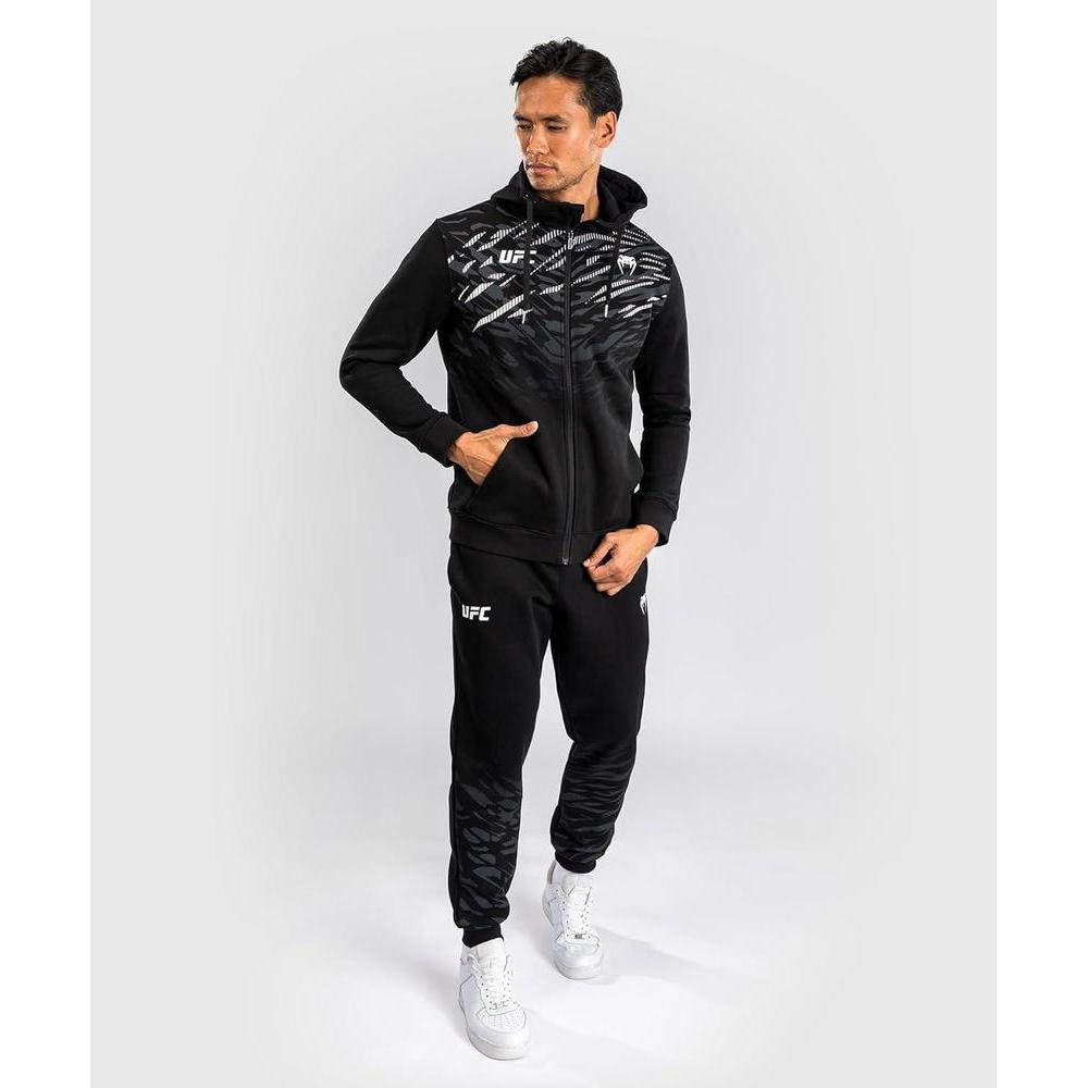 Sudadera con capucha Venum UFC Fusion para hombre con cierre de cremallera, bolsillos y diseño moderno y atrevido