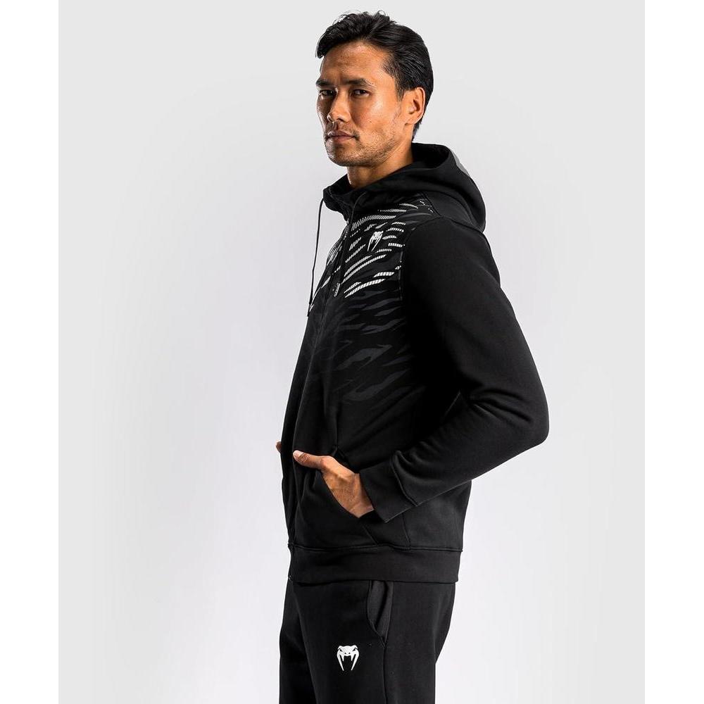 Sudadera con capucha Venum UFC Fusion para hombre con cierre de cremallera, bolsillos y diseño moderno y atrevido