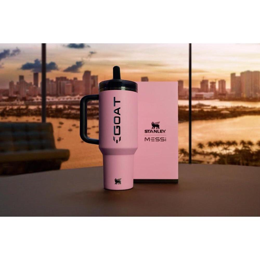 Stanley x Messi Quencher ProTour - Vaso aislado al vacío, diseño deportivo con popote abatible, acero inoxidable y libre de BPA