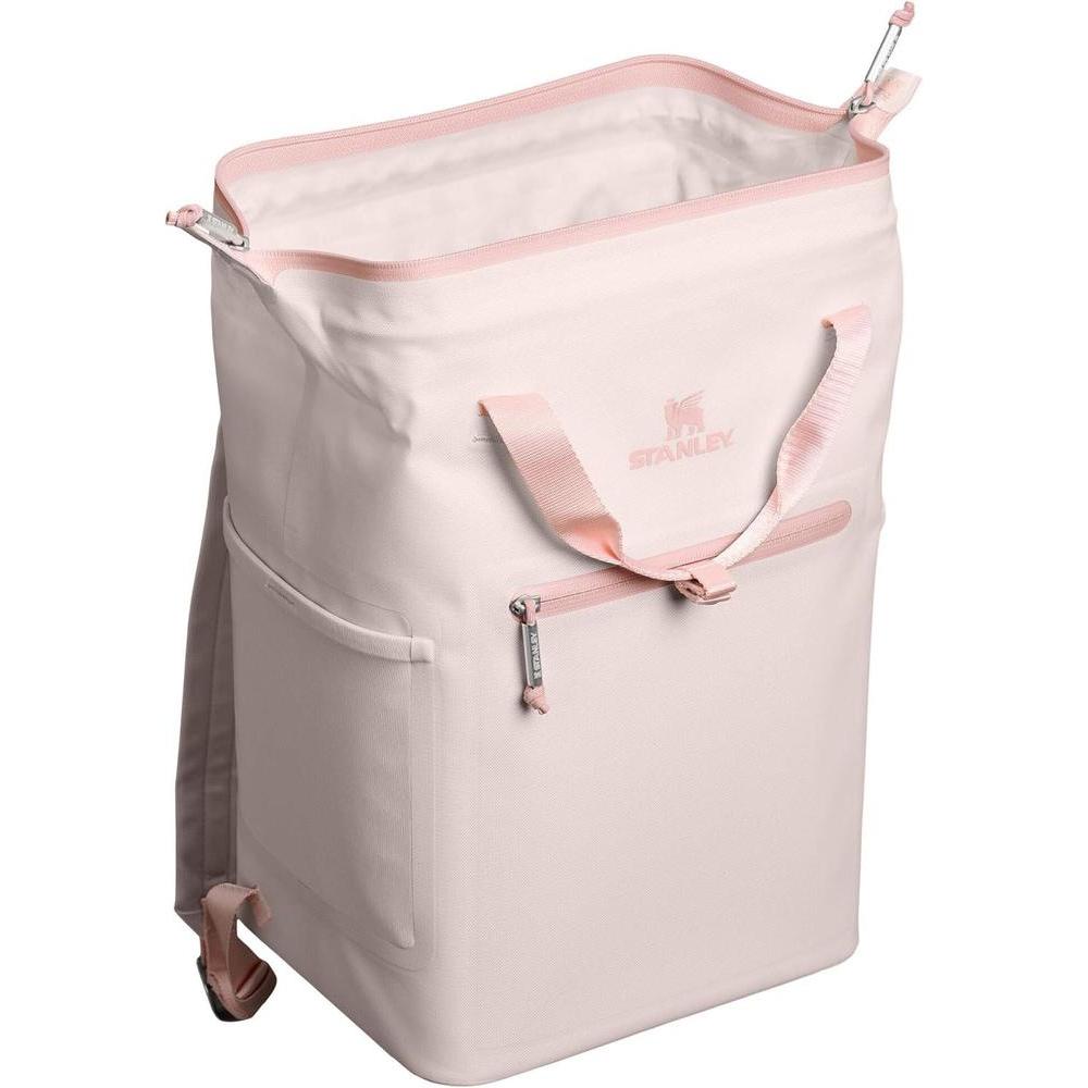 Mochila enfriadora Stanley Midi Rosa Cuarzo, mantiene bebidas frías hasta 24 horas con diseño portátil y resistente. Ideal para aventuras